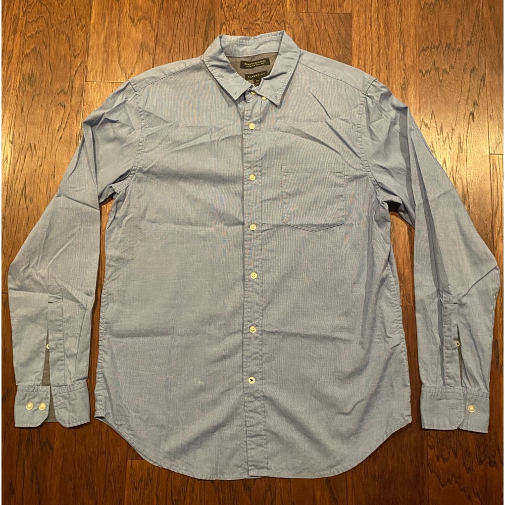 Banana Republic Men’s Casual Medium Long Sleeve Button Down Shirt